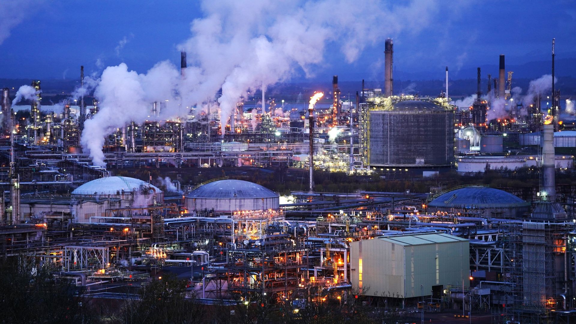 'Widespread fury' over impending job losses at oil refinery