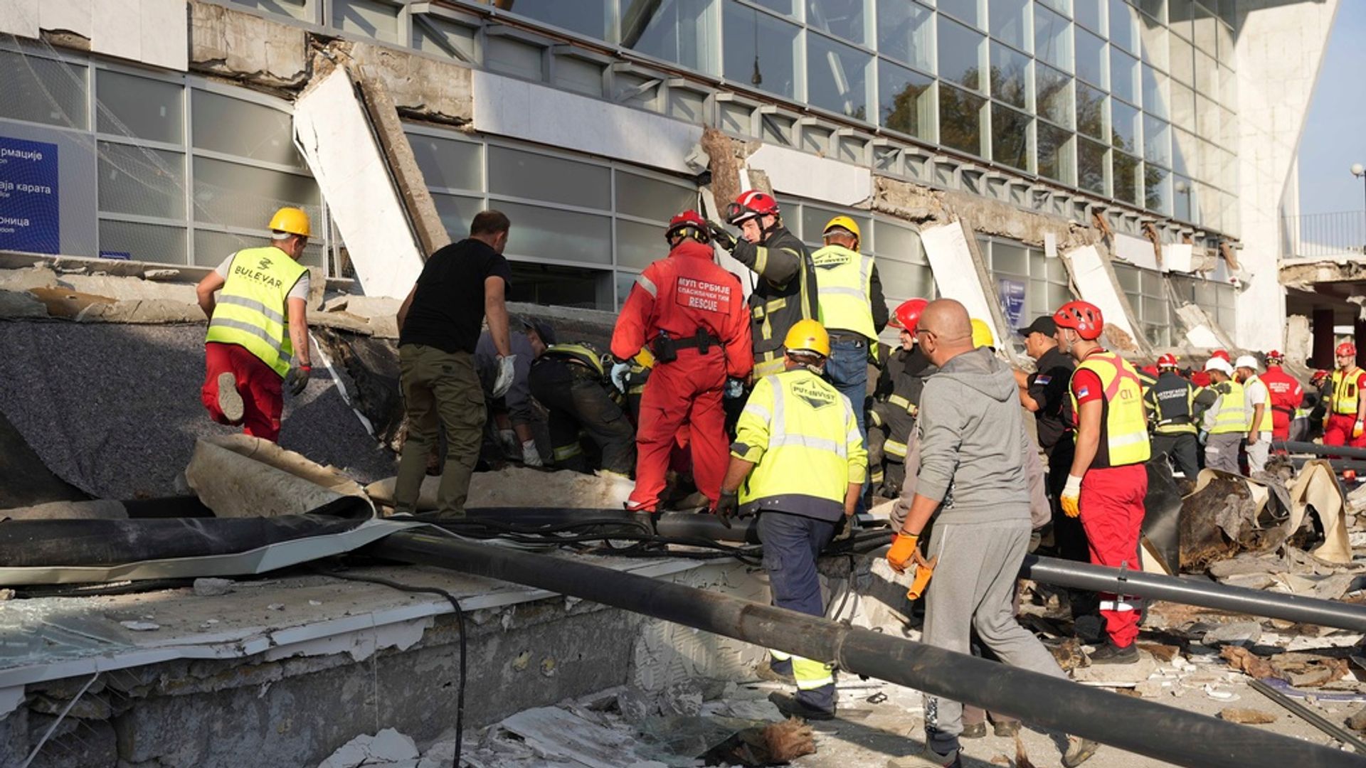 11 people killed and 'several more deaths' expected after roof collapses at Serbian train station